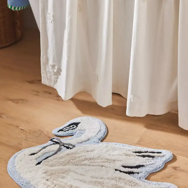 Swan Shaped Tufted Bath Mat