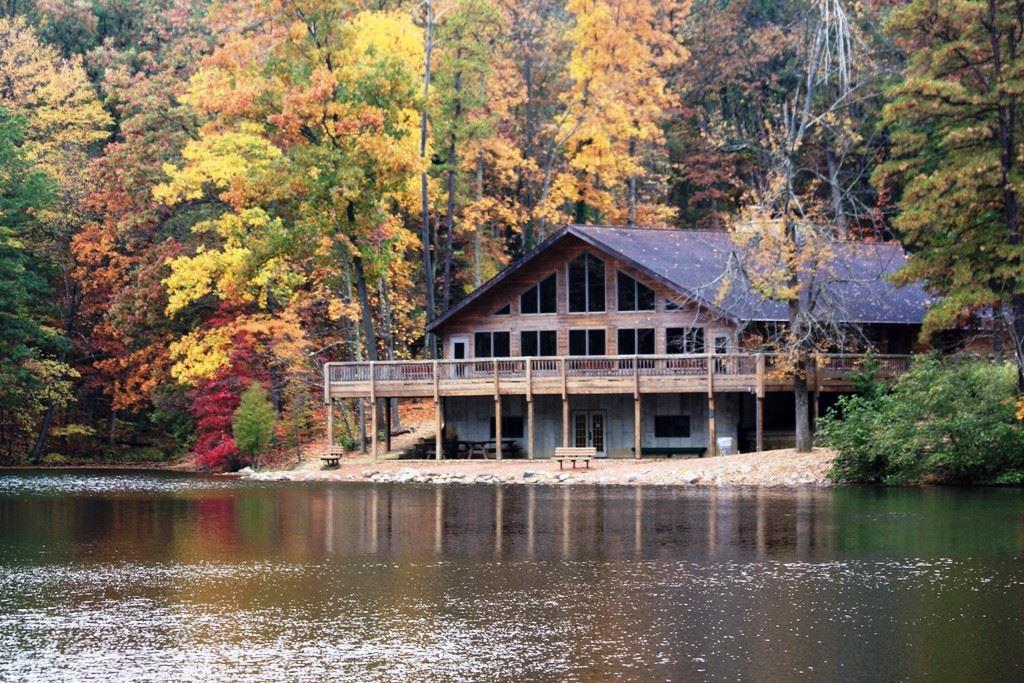 The Wedding Website of Jennifer Ewing and Taylor Trombley