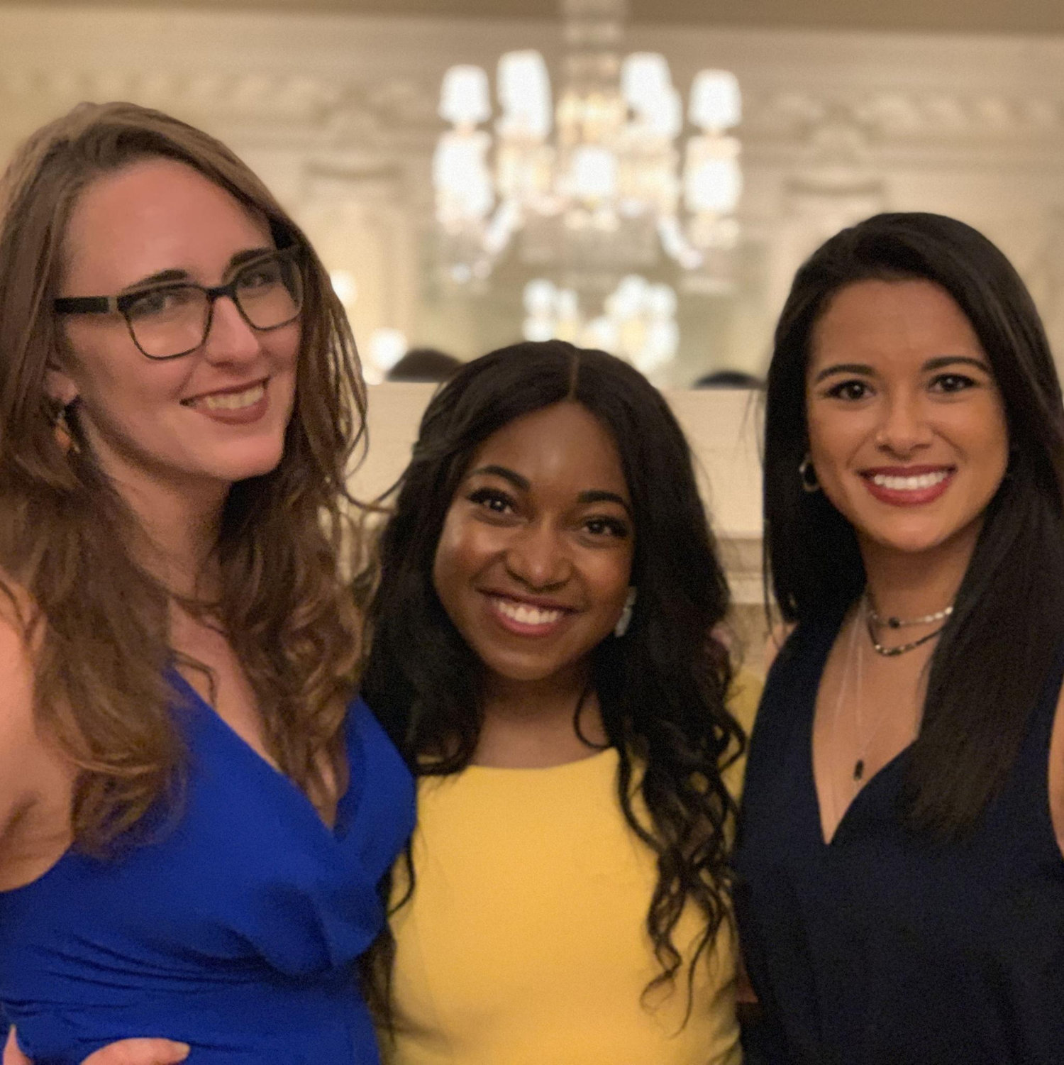 Jessie & her two college roommates all started at the same company - what odds! One roommate, Vicky, even made her way to Saudi and met Moe. She wasn't long for the Gulf, but knew someone who was!