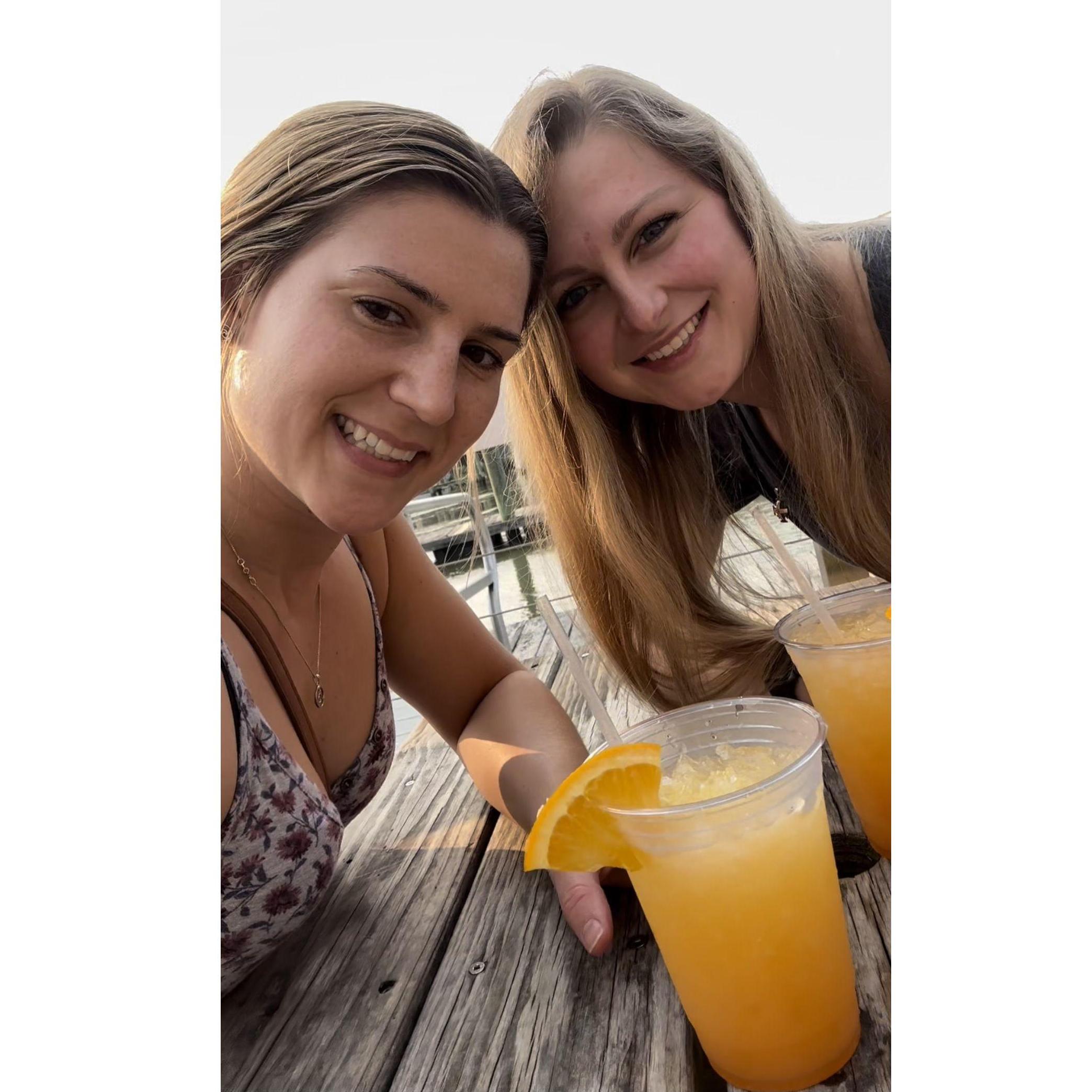 Happy hour at Captain Chuck a mucks!
