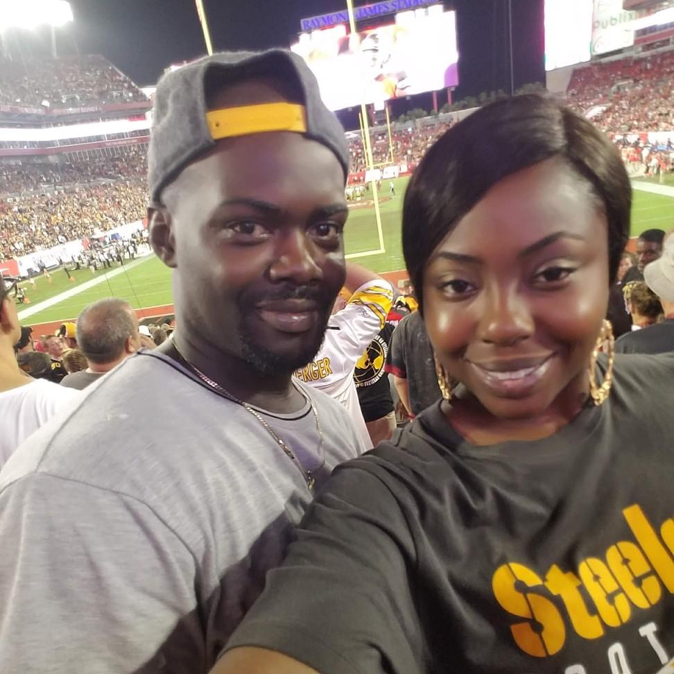 Steelers Fans first, Bucs fans second 🤷🏾♀️🤷🏾♂️. Bucs vs Steelers, Fall 2018.