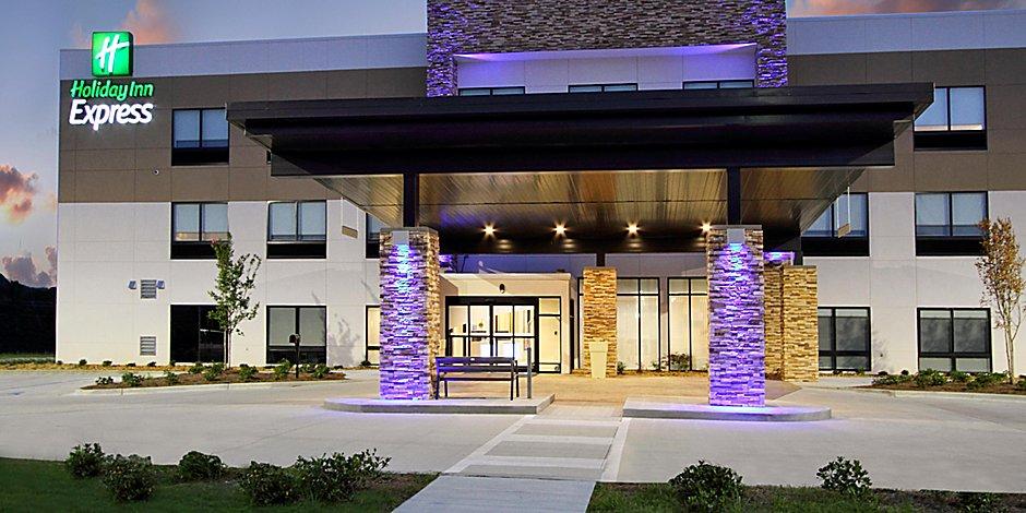 The Wedding Website of Brittani Jefferson and Adrian Jefferson