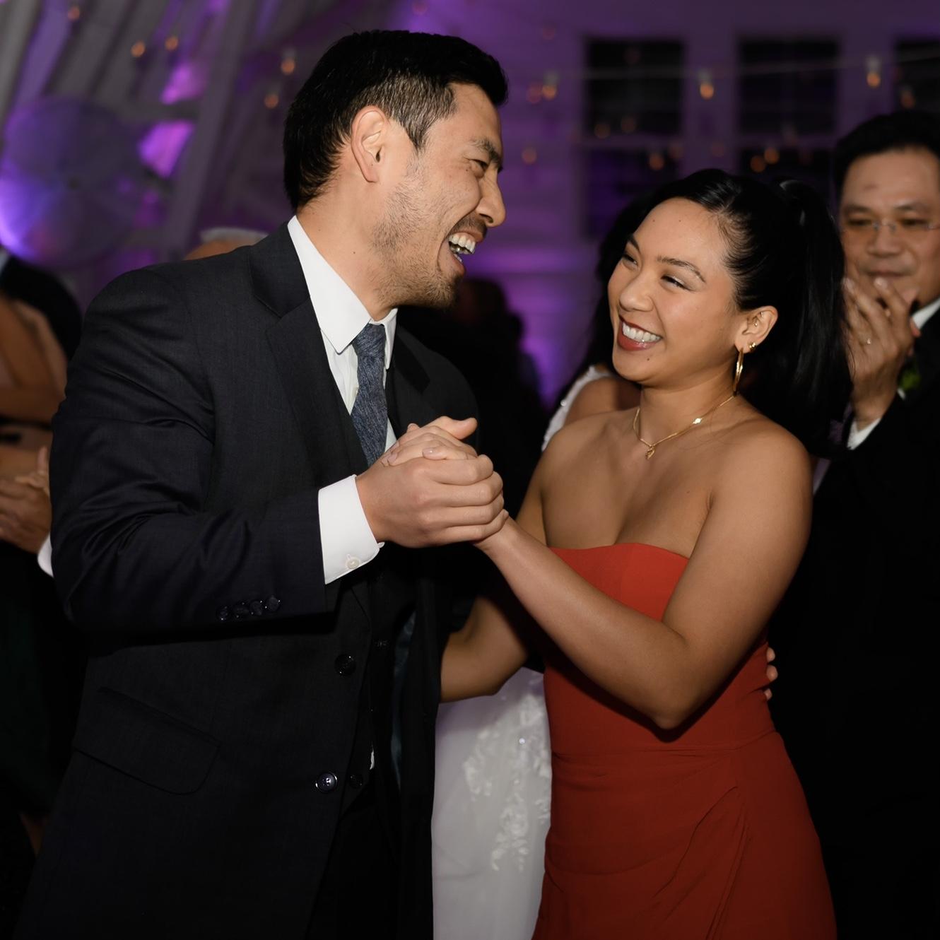 We make fun wedding guests