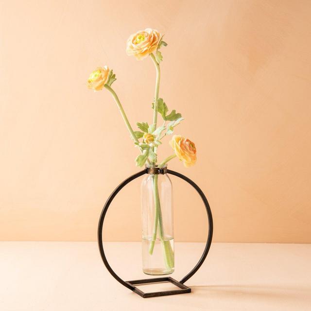 Elise Vase