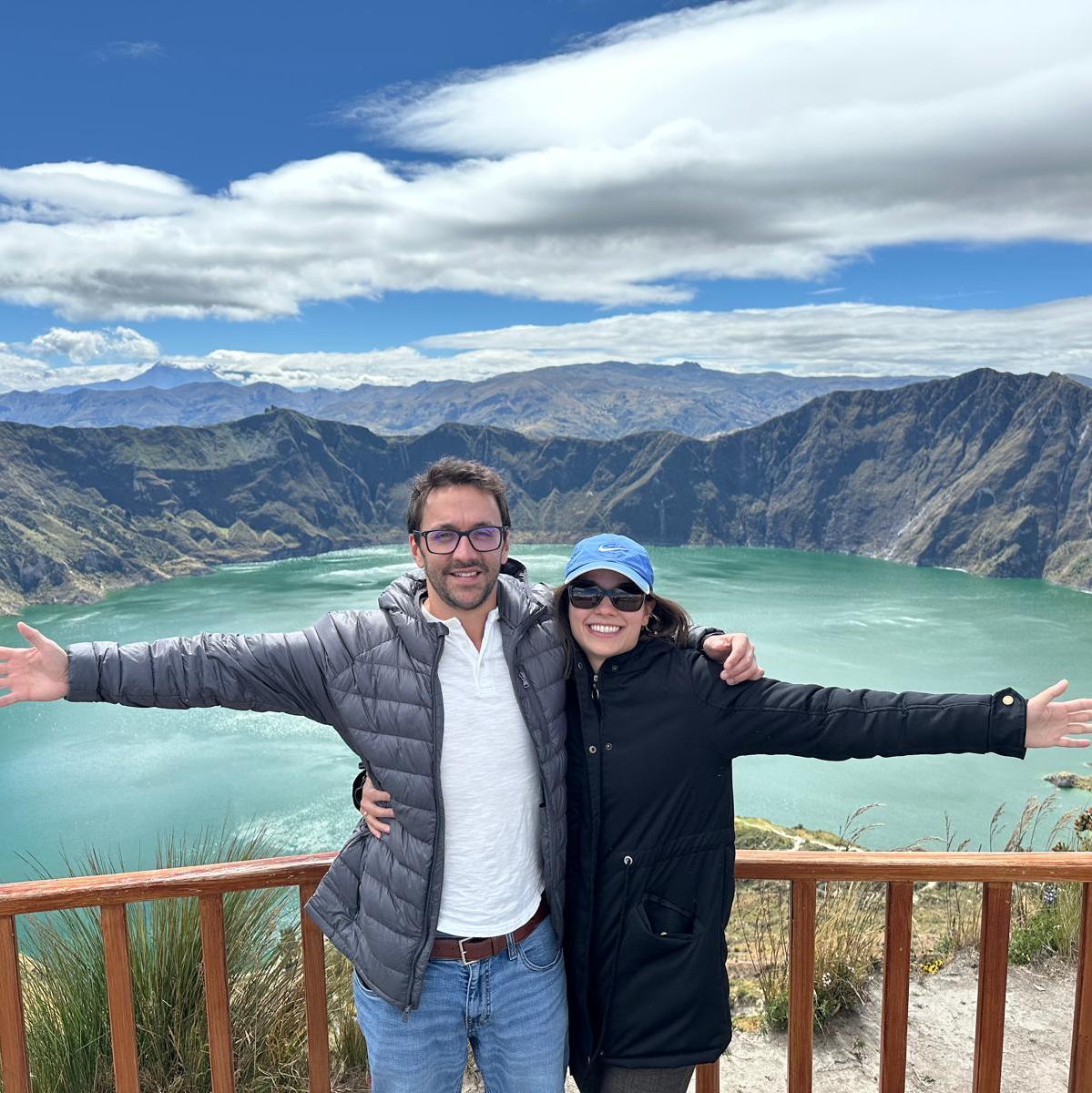 Right before we went down, and (almost) died climbing back up - laguna Quilotoa, Ecuador (2025)