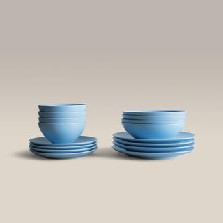 The Core 16-Piece Dinnerware Set, Service for 4