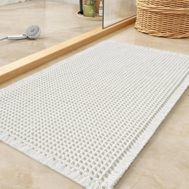 Waffle Bath Mat Rug, Super Absorbent Non Slip Bath Mats for Bathroom Mat Ultra Soft Bathmat Machine Washable Bathroom Rugs with Tassels, Bath Rugs for Bathroom Floor Beside Tub, 24" x 36", White