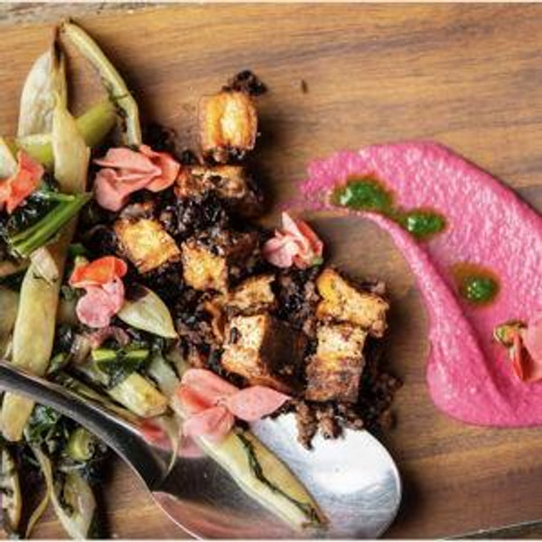 FARM-TO-TABLE LUNCH AND FARM TOUR