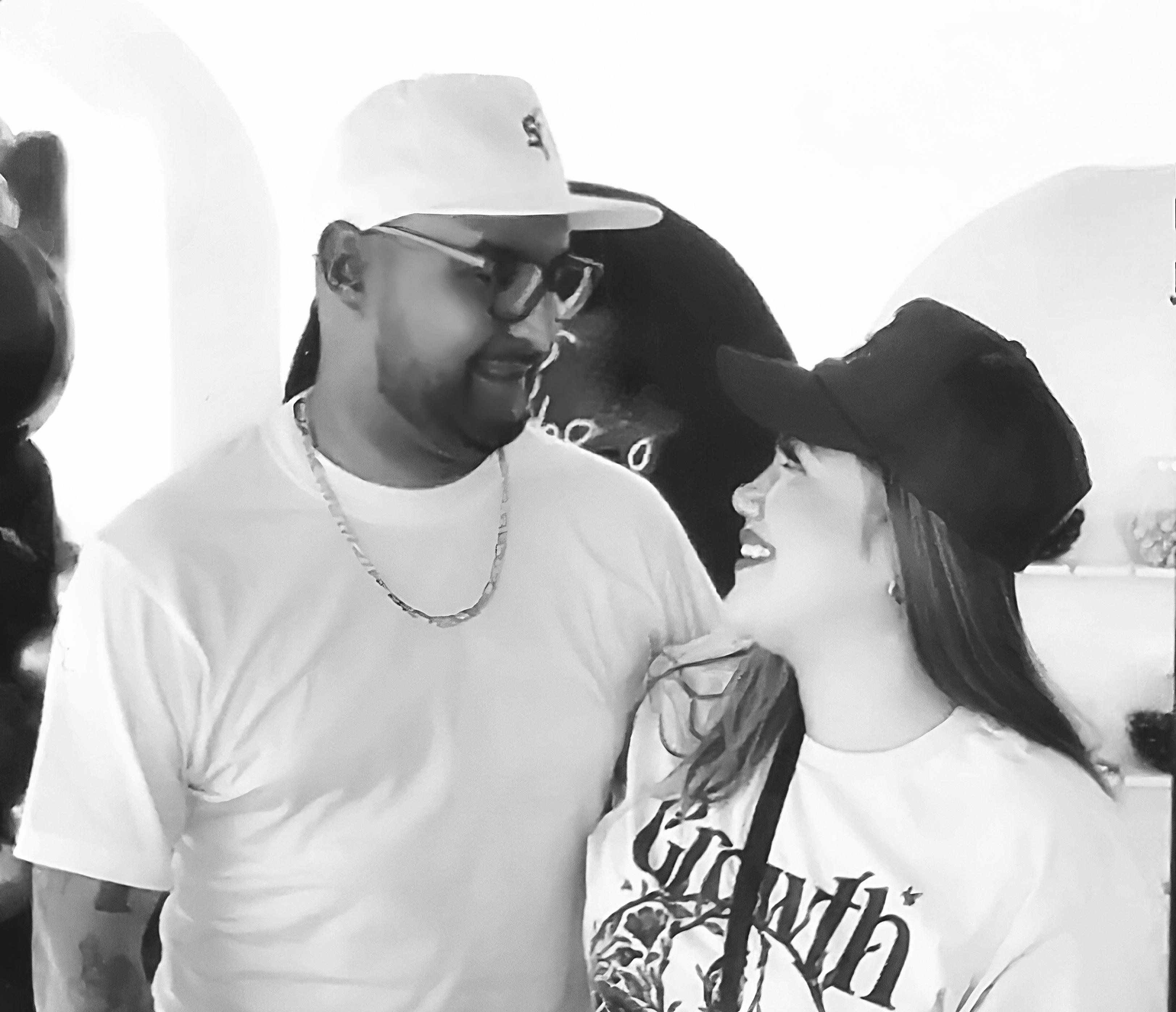 The Wedding Website of Clarissa Gonzalez and Jose Ruiz