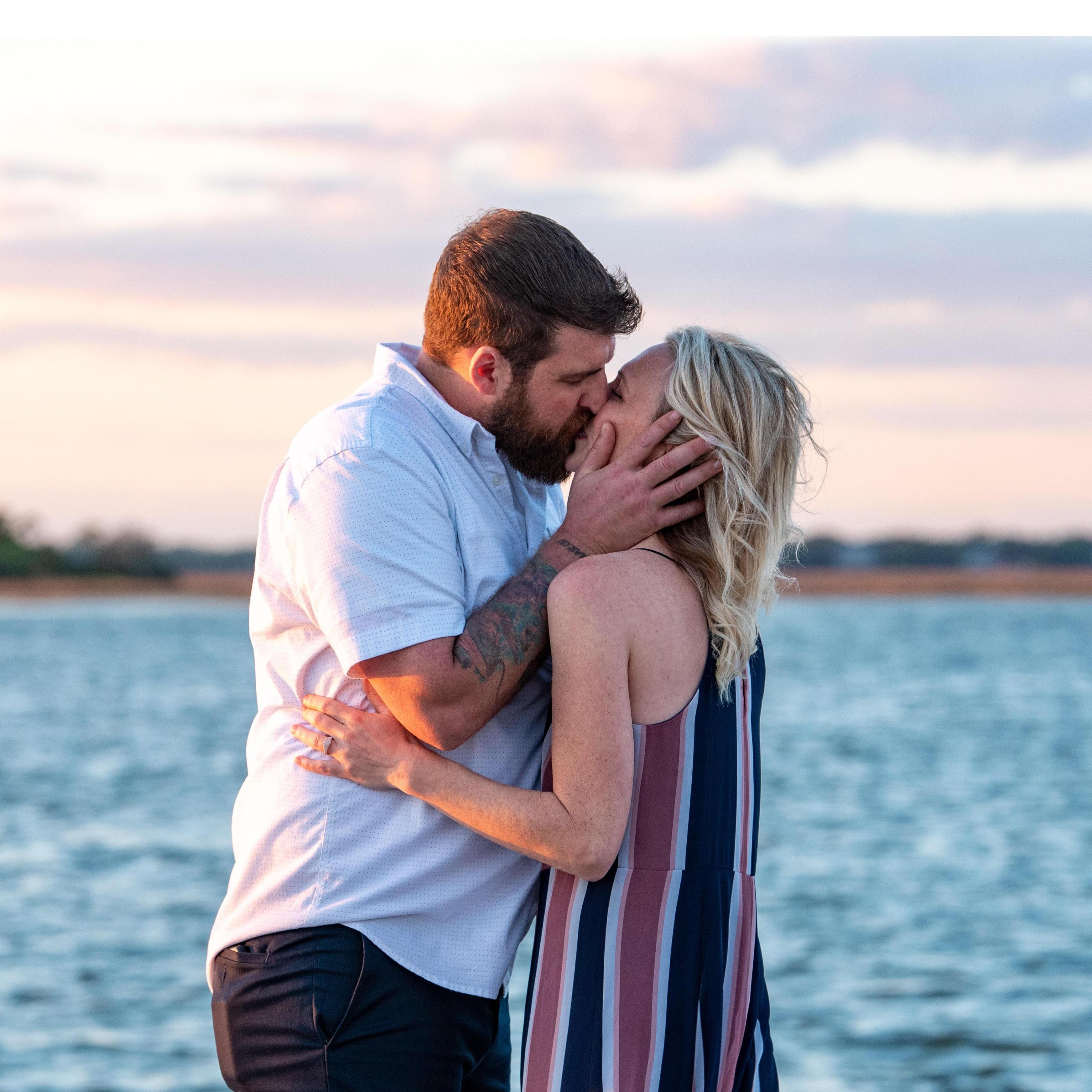 Kiss me like this forever!