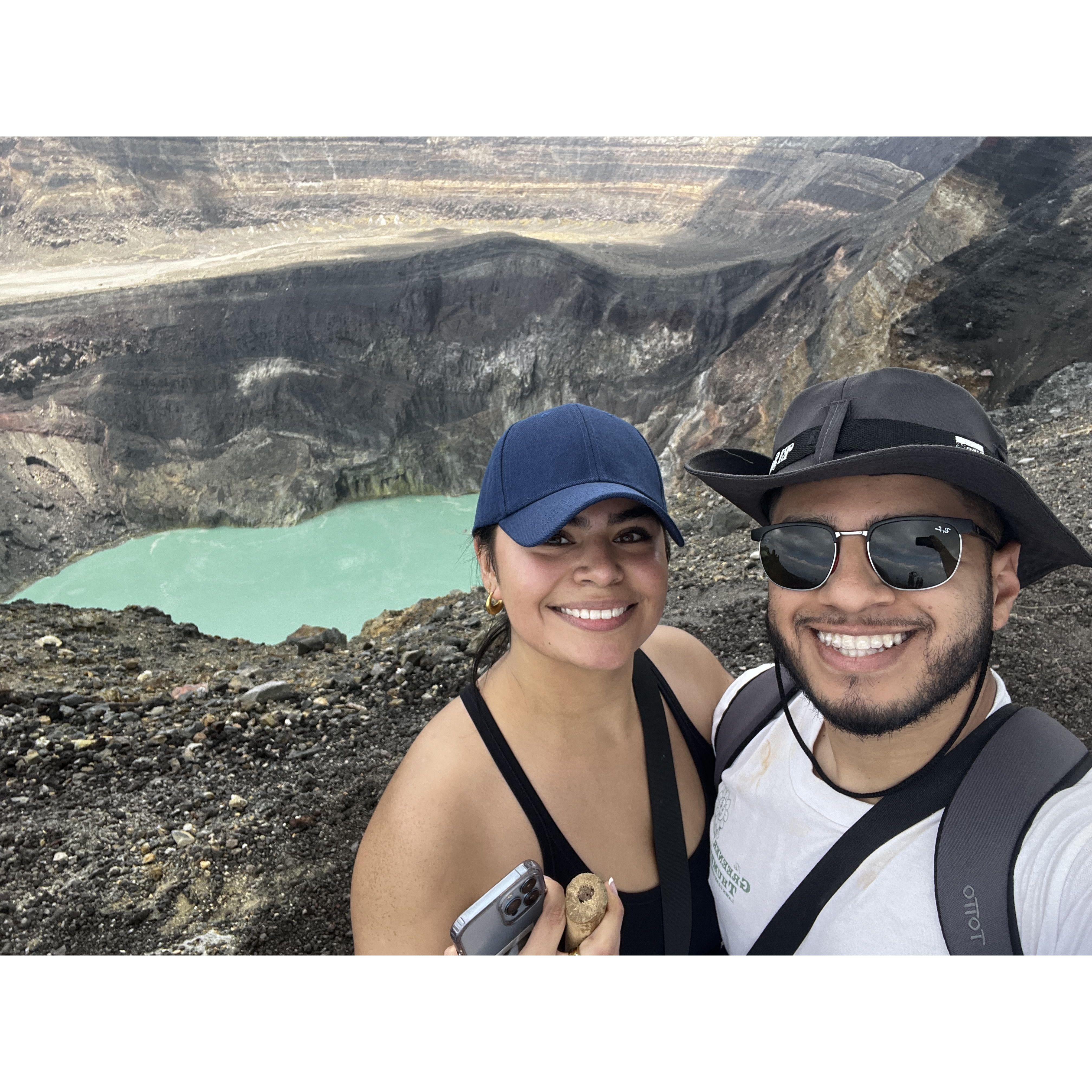 Hiking Volcan de Santa Ana in El Salvador