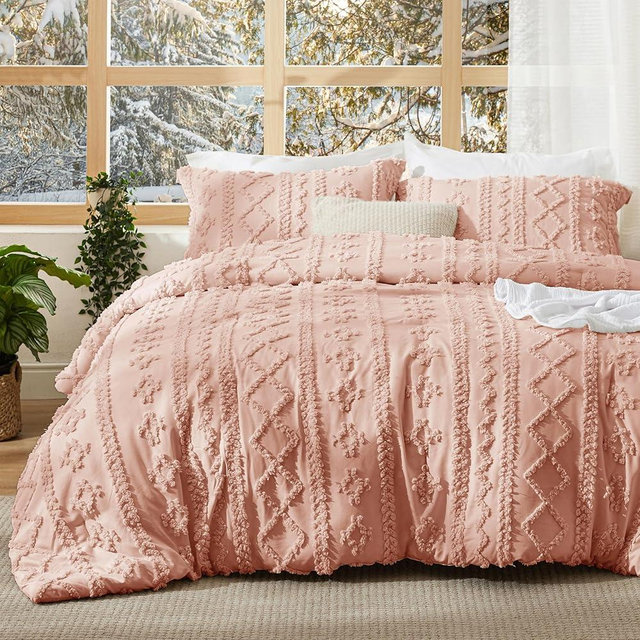 Bedsure Tufted Boho Comforter Set King Size - Light Pink Boho Bed Set, GentleSoft™ 3 Pieces Farmhouse Shabby Chic Embroidery Bedding, Gifts for Woman, Soft Jacquard King Comforter for All Seasons