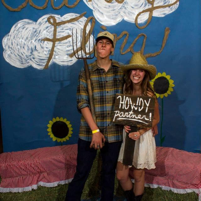 2014, Senior Country Dance, Yeehaw!
