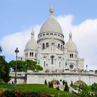 Montmartre Evening Tour with Local Wine for 2 - Paris