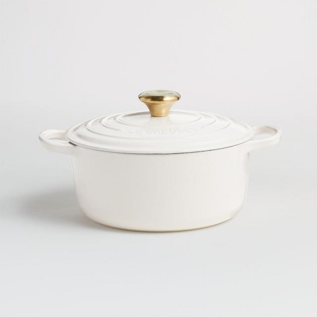 Le Creuset ® Signature Cream 4.5-Qt. Round Dutch Oven