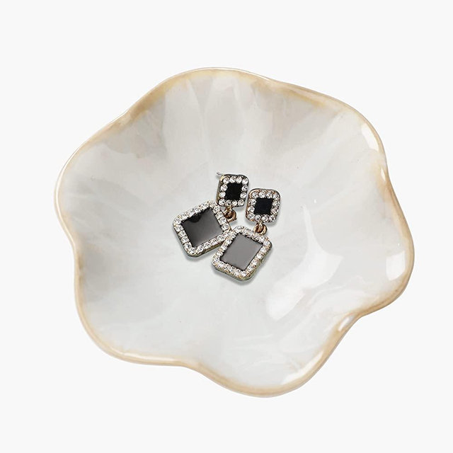 Ceramic jewelry dish,leaf jewelry tray key tray,small ring dish holder Jewelry Plate trinket tray catchall tray nightstand decor for entryway table room decor
