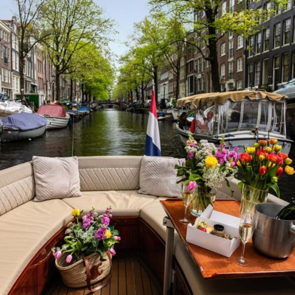 Cheese & Wine Canal Boat Tour in Amsterdam