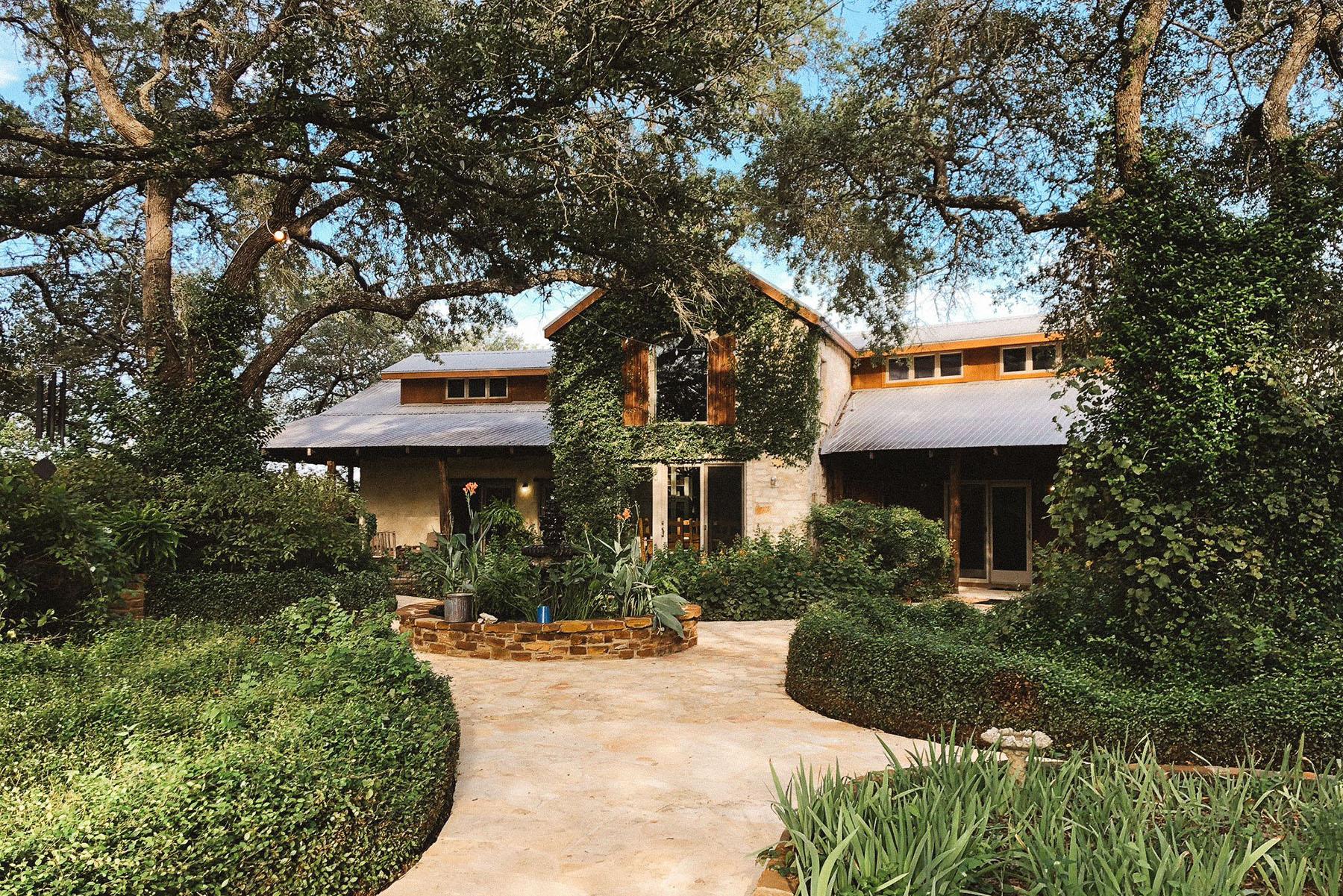 The Wedding Website of Shelby Preston and Bailey Tupper