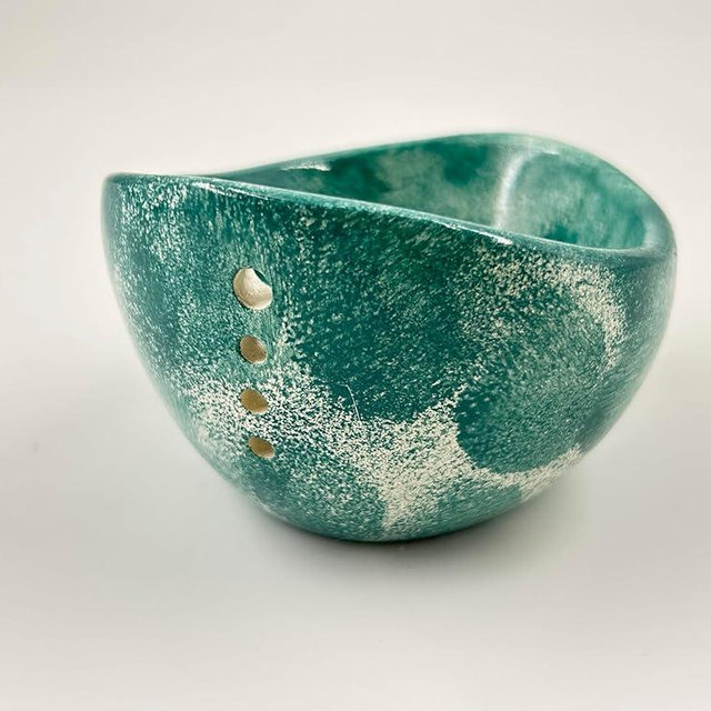 Ceramic Herb Stripper Bowl with Multi-Size Holes, Handmade Kitchen Tool, White (Dark Blue)