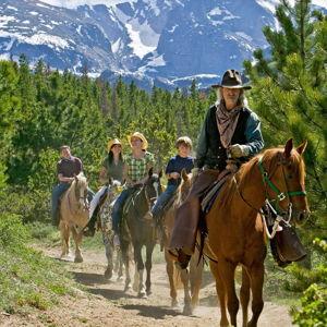 Mini-Moon Experience: Horseback Riding in Colorado