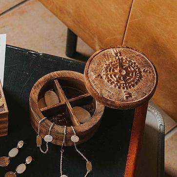 Wanderlust Pivot Box