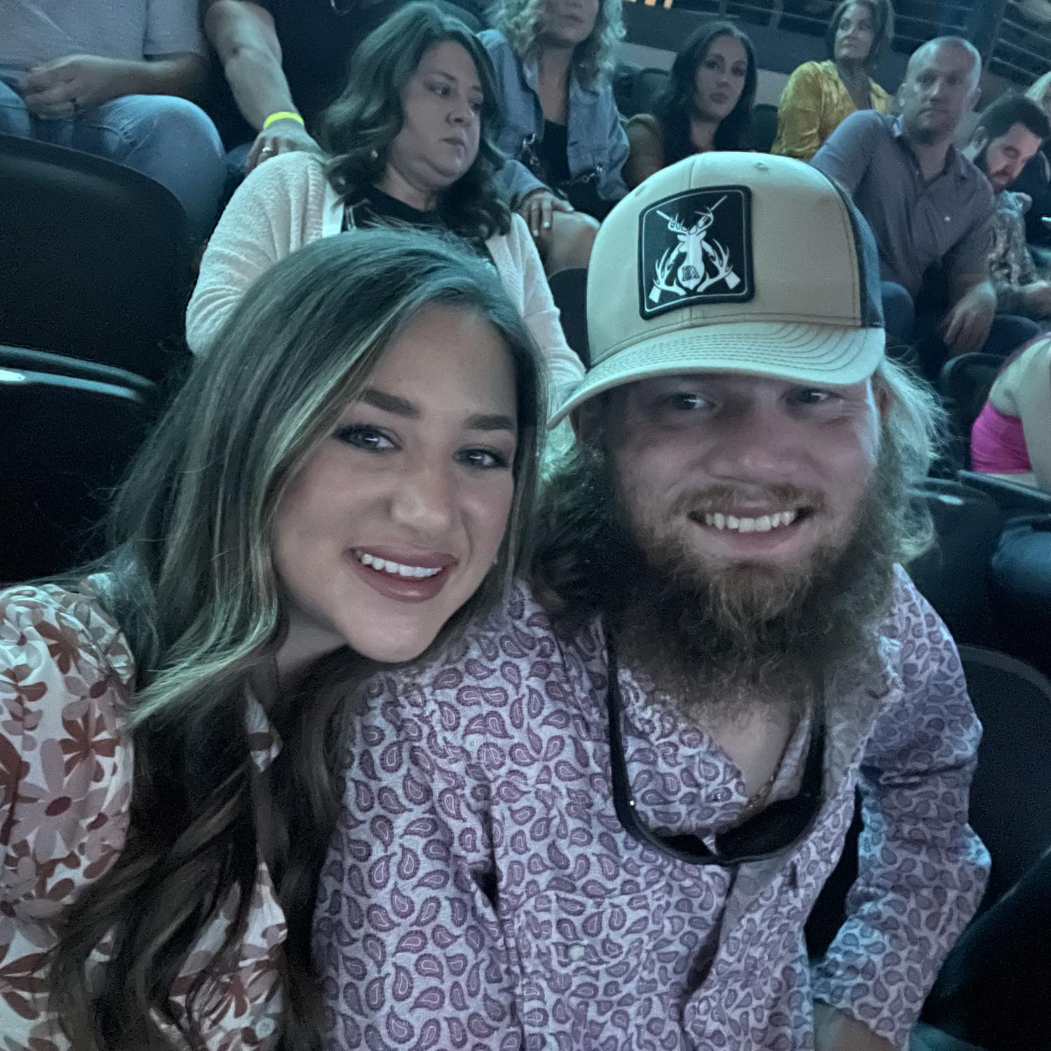 Alexis and Dlyen at the Cody Johnson concert in 2023
