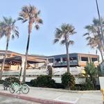 Wonderland Ocean Pub