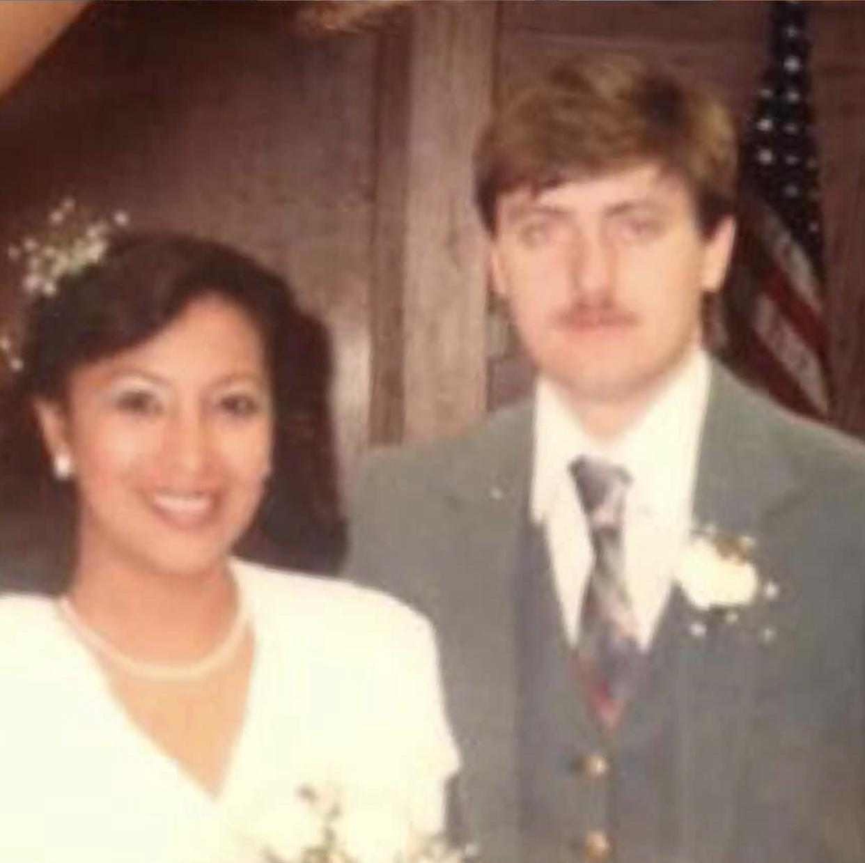 Bride’s Parents Larry and Margarita Brandt married in March 1990!