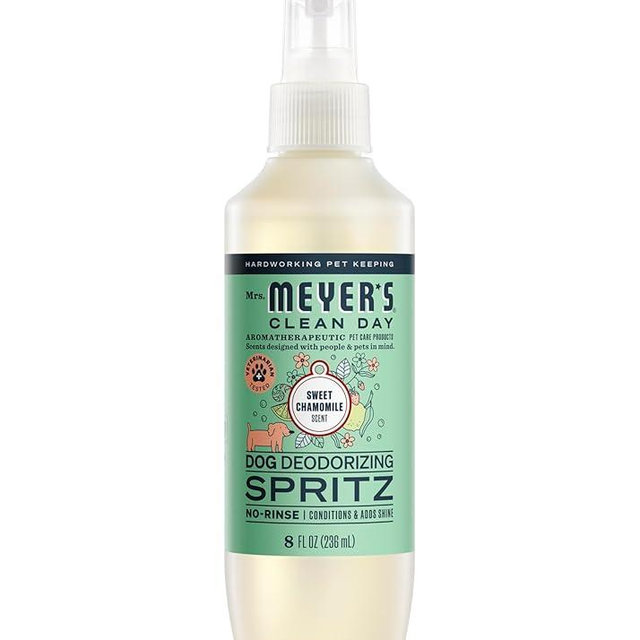 MRS. MEYER'S Clean Day Dog Deodorizing Spray, Sweet Chamomile Scent, 8oz