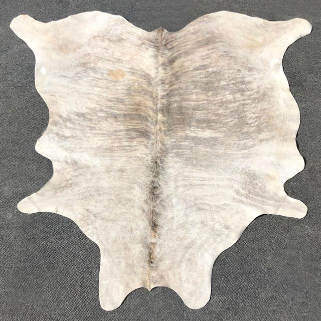 A6676 – Gray Brindle Cowhide Rug