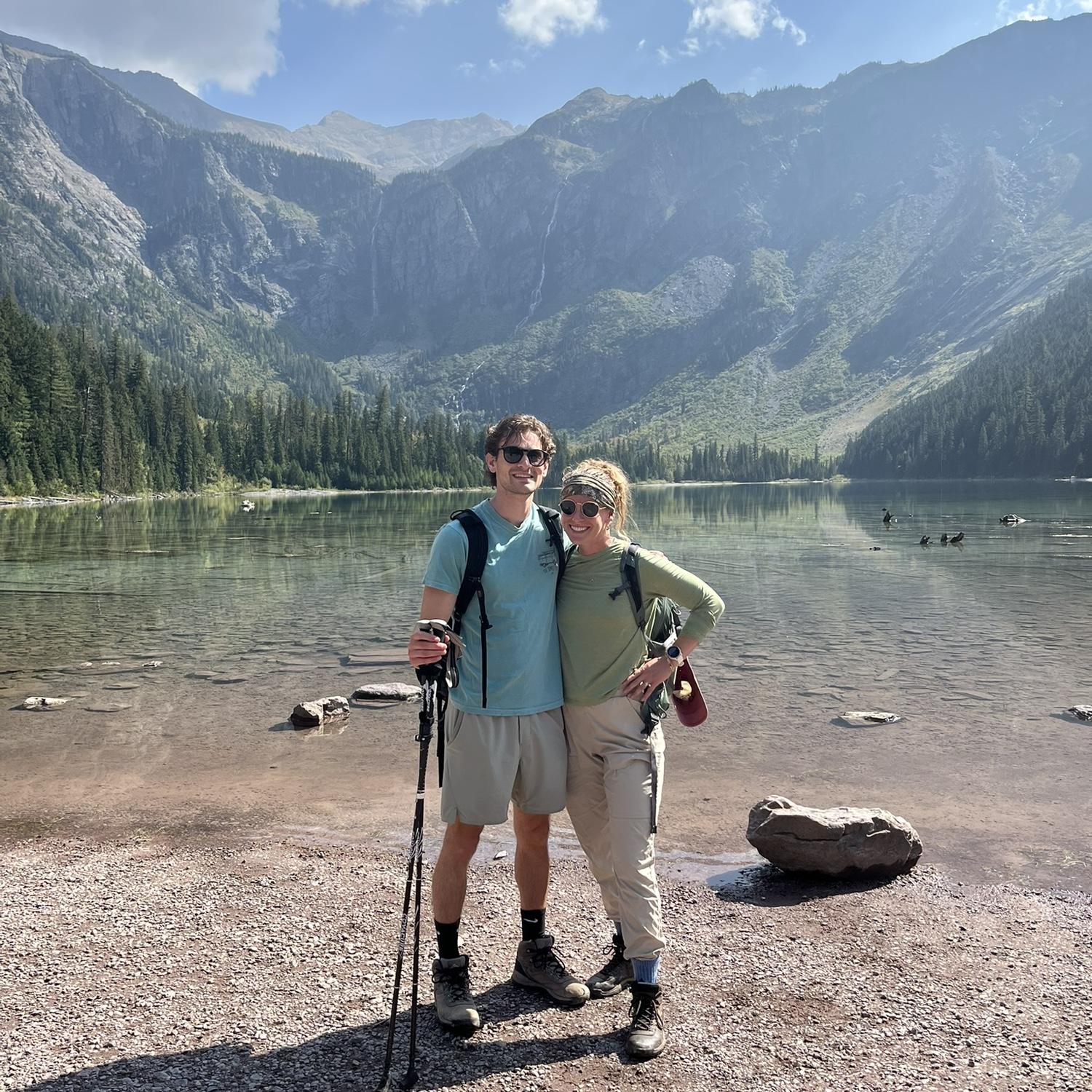 Hiking in Glacier 🐻