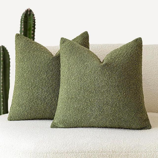 Foindtower Pack of 2 Modern Textured Boucle Throw Pillow Covers Accent Solid Decorative Pillow Cases Cozy Woven Couch Cushion Case for Chair Sofa Bedroom Living Room Home Decor, 18 x 18 Inch,Green