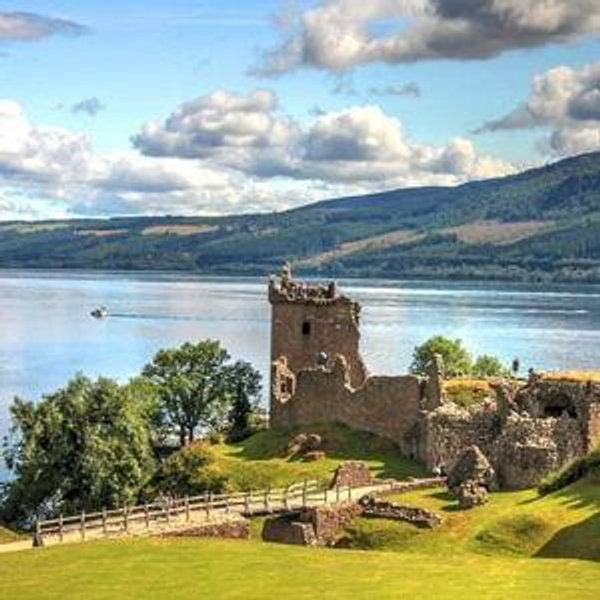Loch Ness Boat Cruise & Castle Viewing