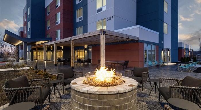 The Wedding Website of Abigail Carmigiano and Charles Drain