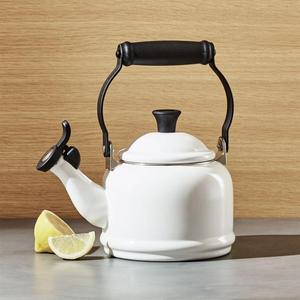 Le Creuset © 1.25-Qt. Demi White Tea Kettle