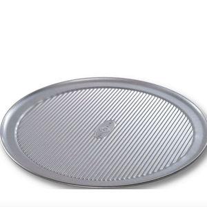 USA Pan Heavy Duty 14 USA Pan Heavy Duty 14" Pizza Pan