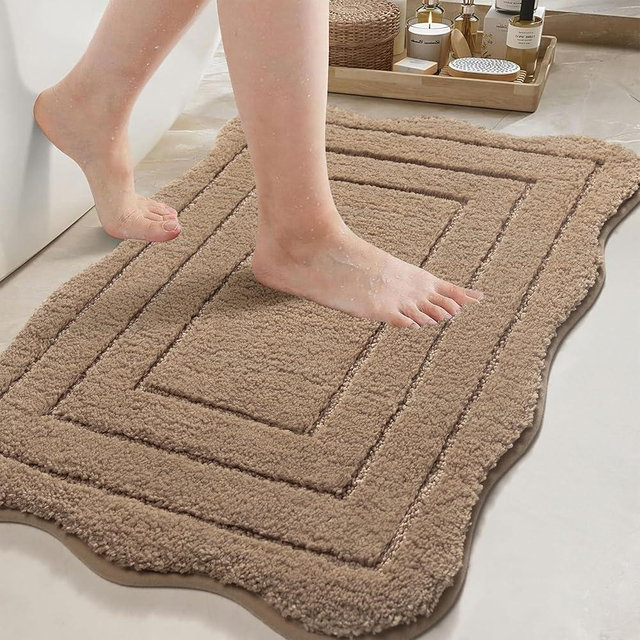 TANVILL Beige Bathroom Rugs Non Slip Washable 32x20 Bath Mat, Soft Absorbent Quick Dry Scalloped Rug for Bathroom, Tub, Floor Carpet, Sink, Shower