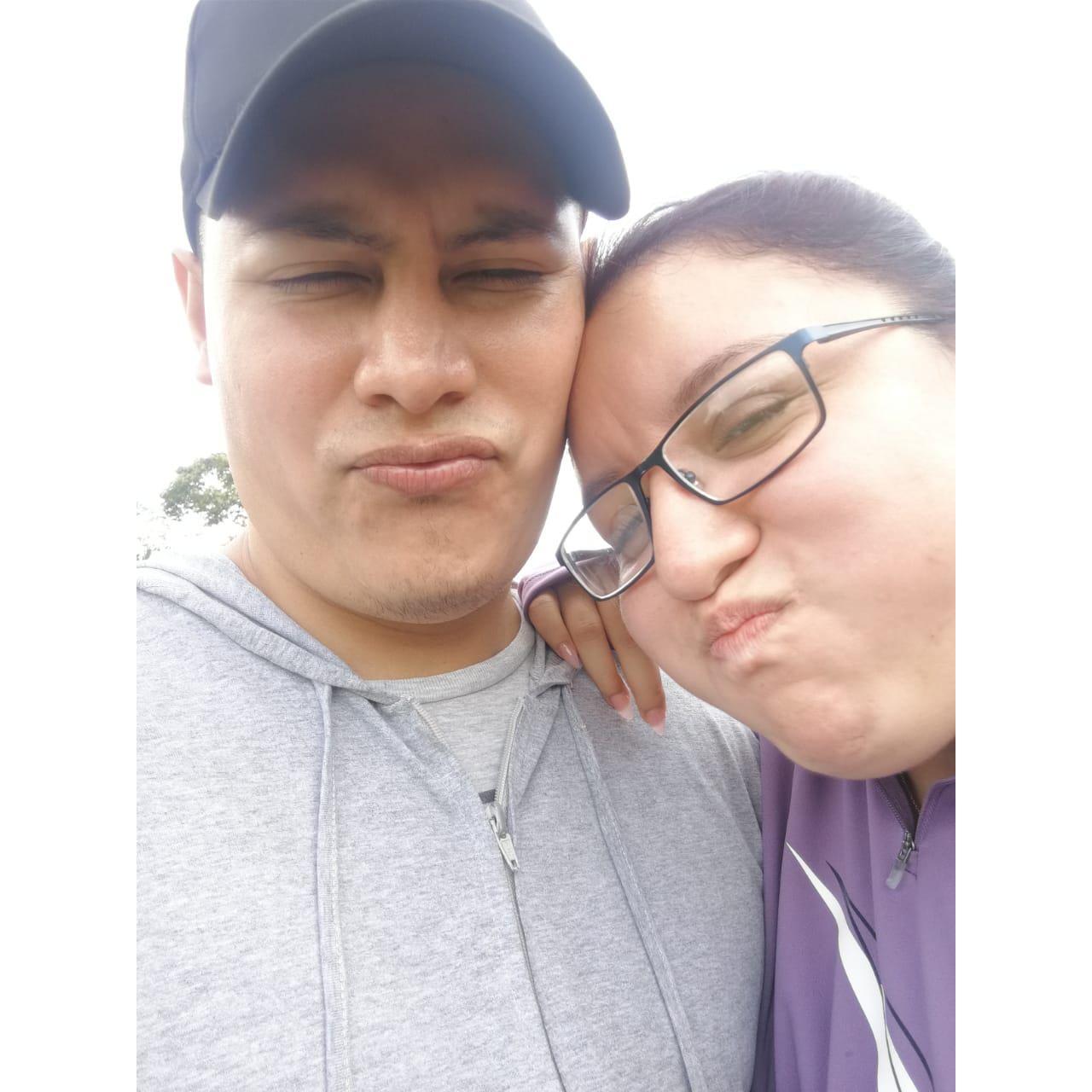 La foto que nos estabamos tomando - the picture we were taking.