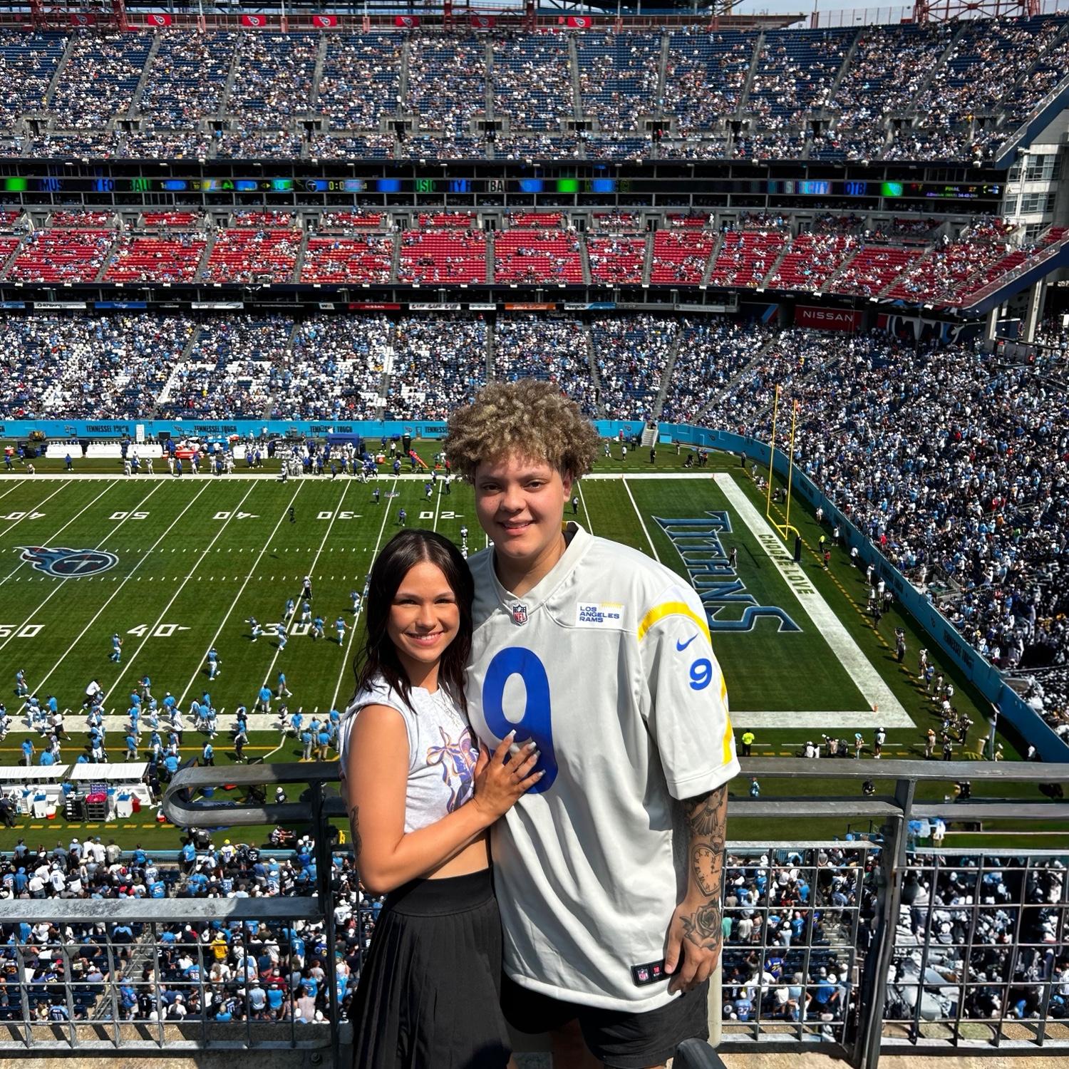 our first NFL rams game together 💙