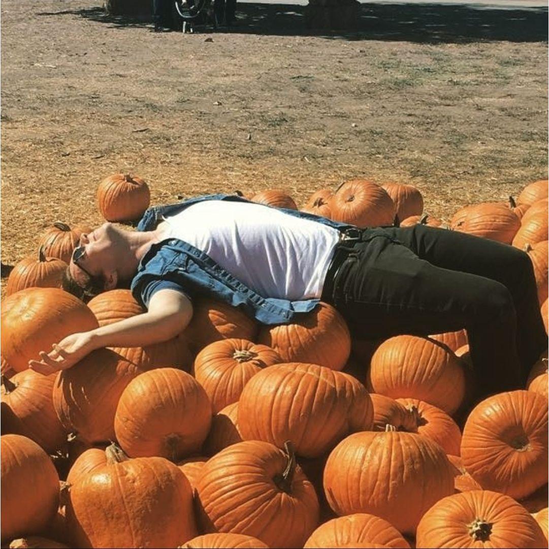 There was a pumpkin stem stabbing my kidney (2017)