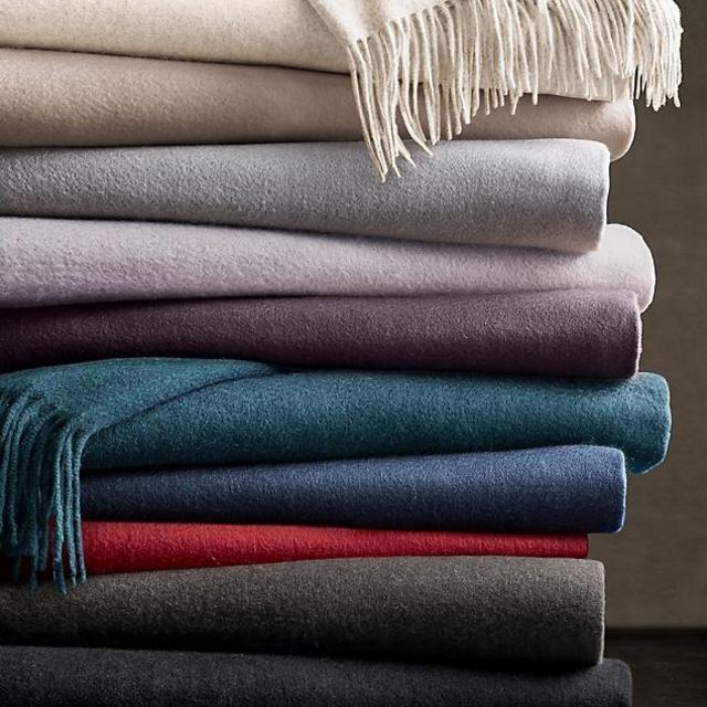 555-Gram Cashmere Throw