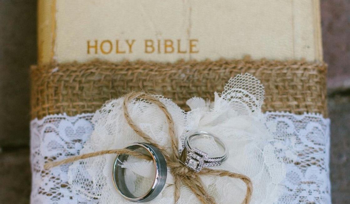 The Wedding Website of Aniesa Bagsby and Clenard Chillers