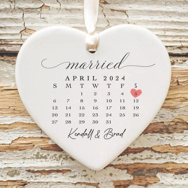 Married Ornament Calendar Gift - Personalized Calendar Ornament Wedding Gift - Custom Wedding Date Anniversary Ornament