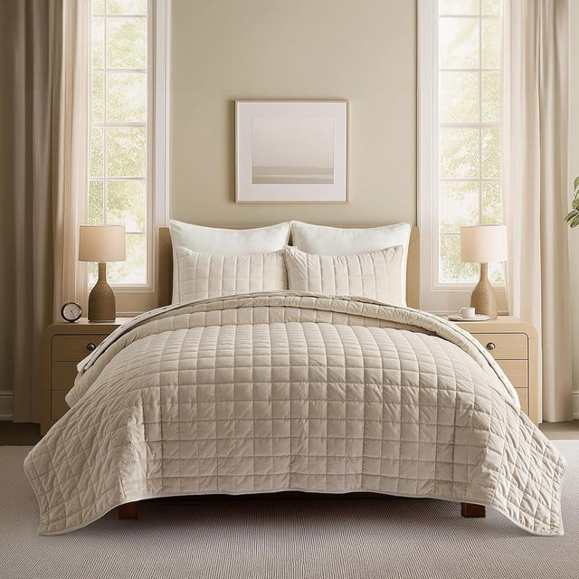 EVERGRACE Pearl Velvet Quilt King Size Bedding Sets, Luxurious Soft Velvet Comforter Set, Lightweight Box Stitching Oversized Bedspread Coverlet for All Season, with 2 Shams, Birch