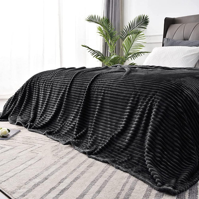 BEDELITE Fleece Blanket King Size – 3D Ribbed Jacquard Soft and Warm Decorative Winter Blankets – Cozy, Fuzzy, Fluffy, Plush Lightweight Throw Blankets for Couch, Bed, Sofa(Black, 108x90 inches)