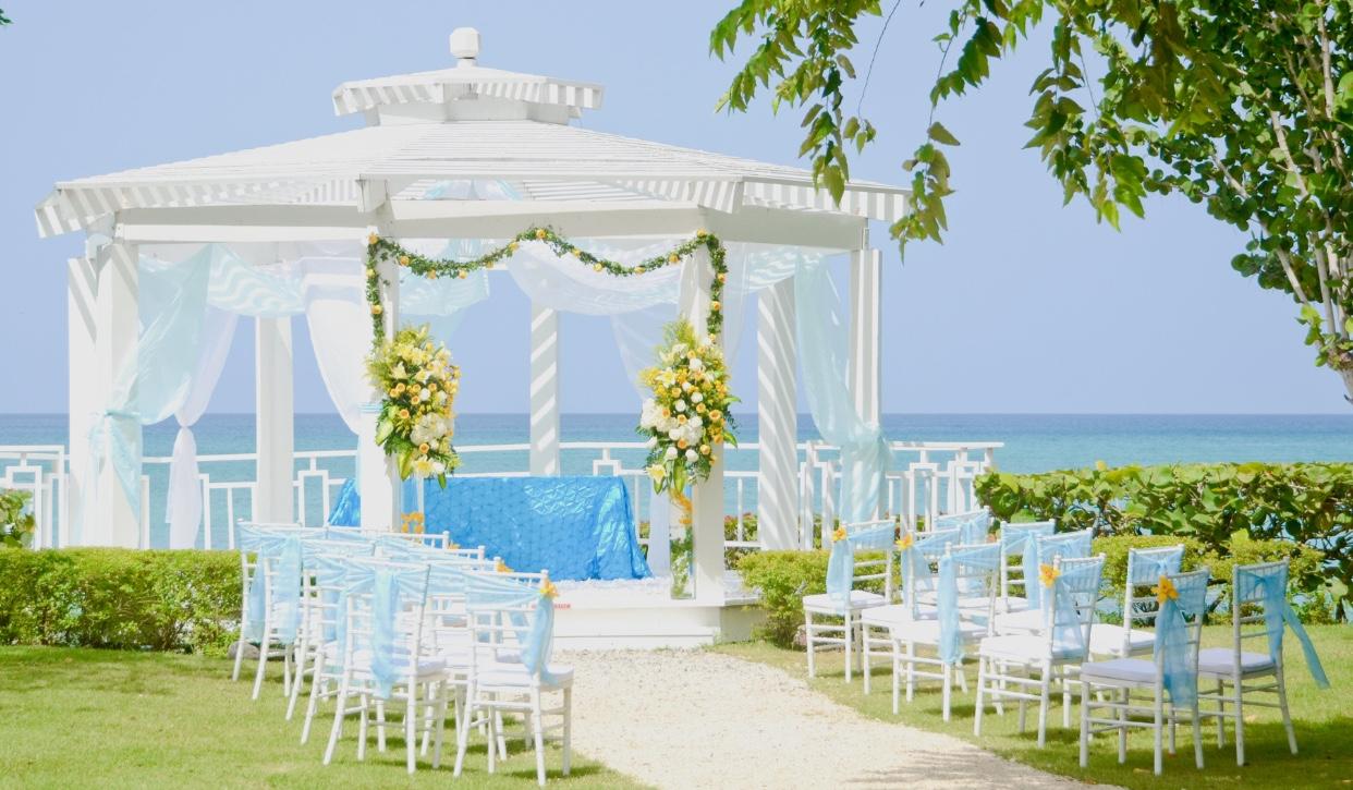 The Wedding Website of Shakira Souffront and Flavio Ruano