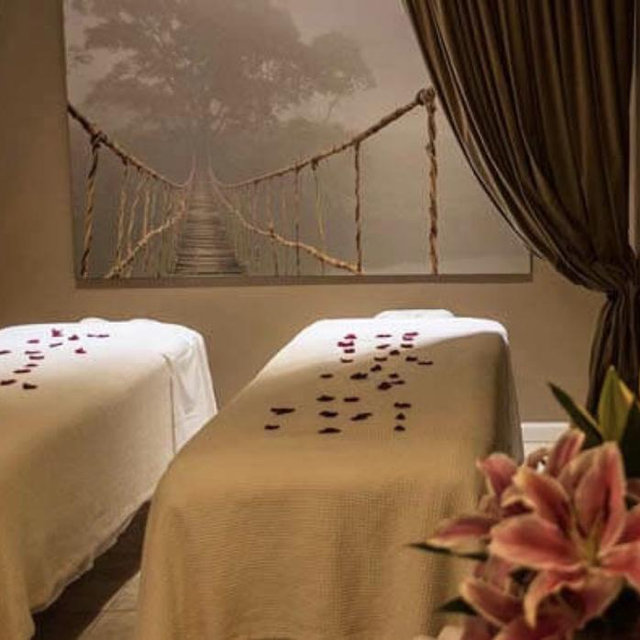 60-Minute Couples Massage