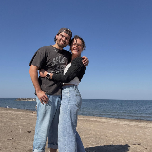 Help Alyssa and Alec begin their lives together!