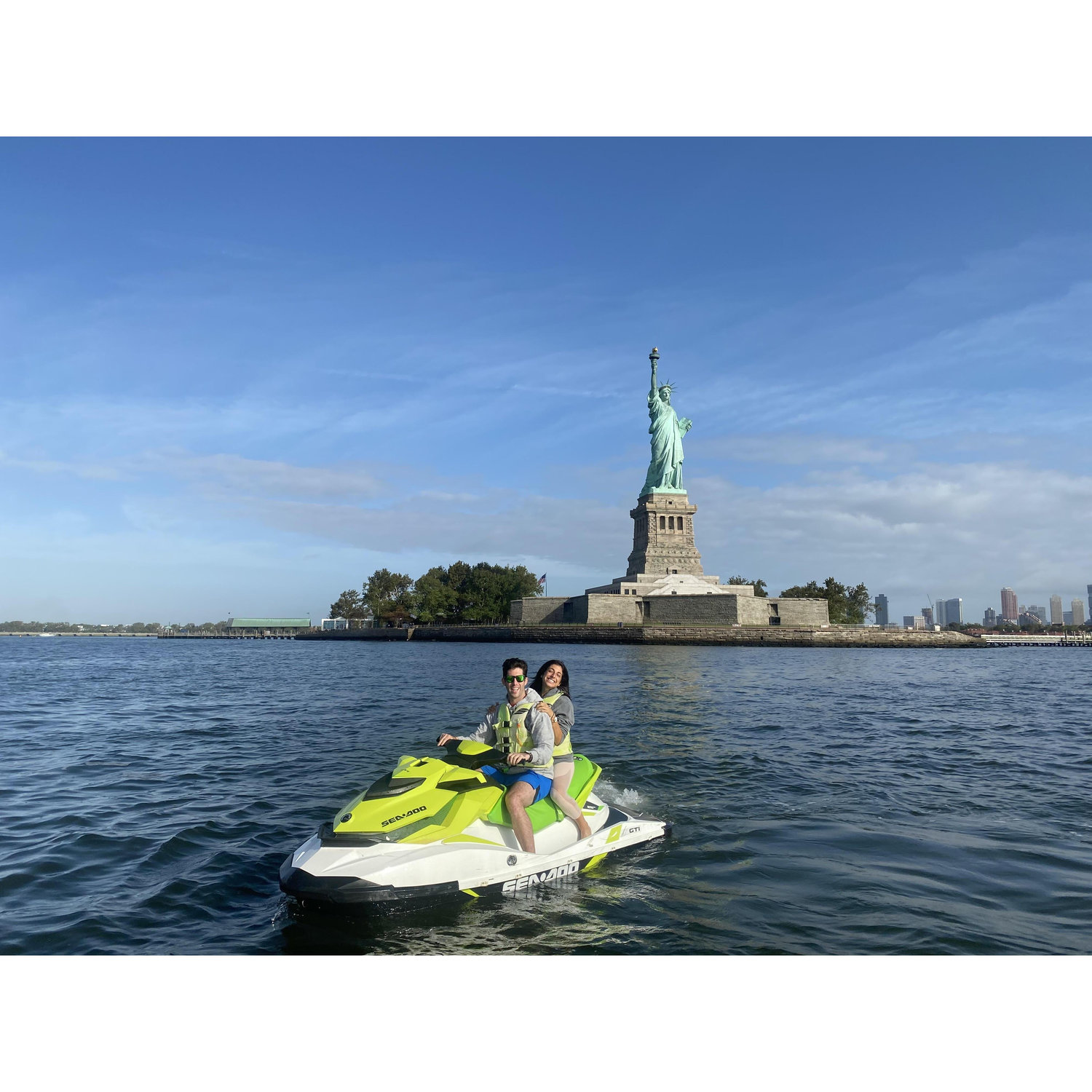 A NYC jetski ride around Manhattan for the NYC couple!