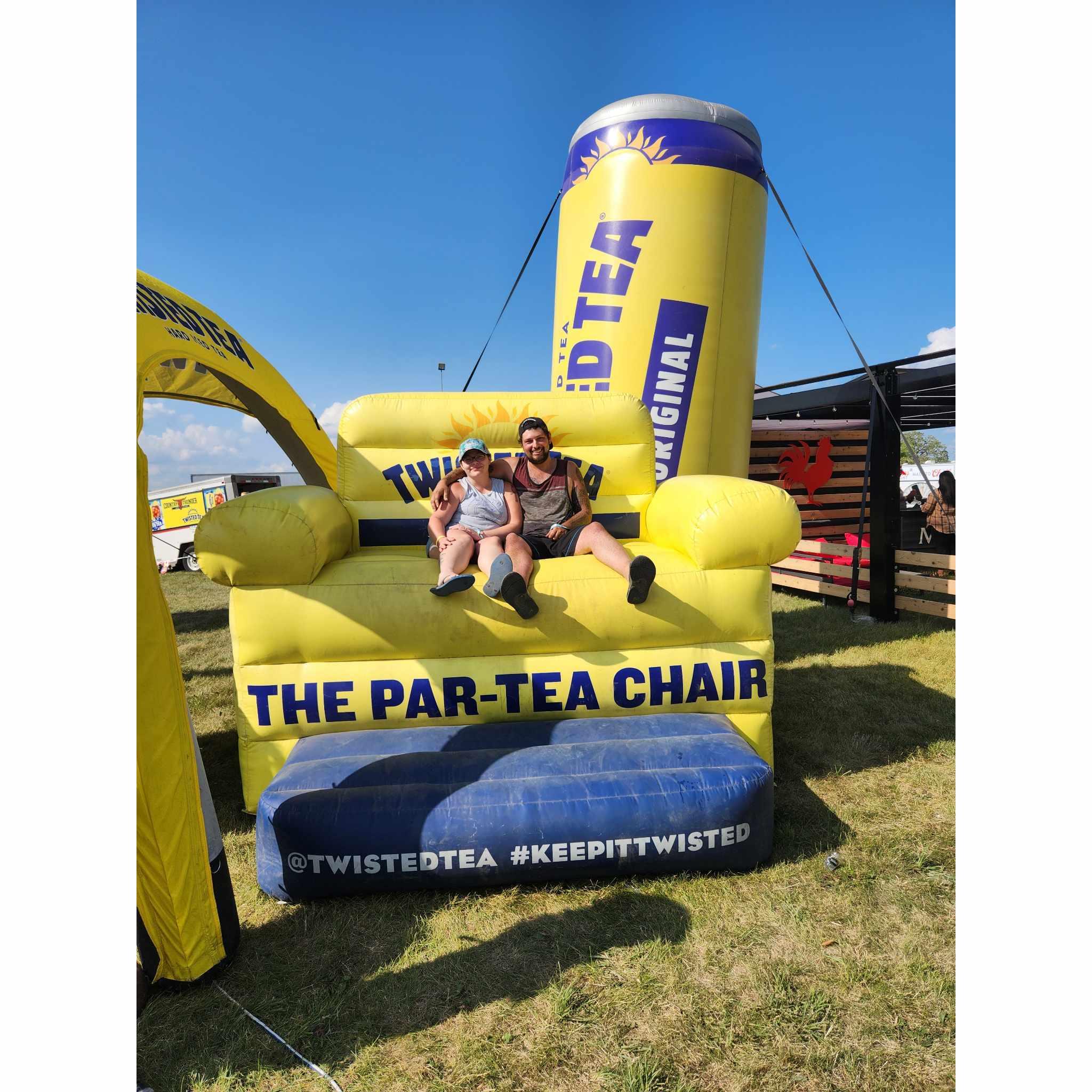 Twisted Tea Inflatable Chair Country Thunder 2023